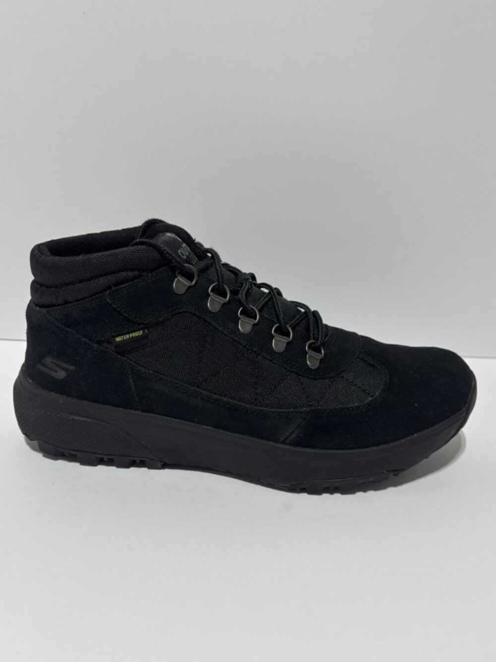 Skechers Men’s Outdoor Ultra-Adventures Black Waterproof Hiking Boots, Size 11 M